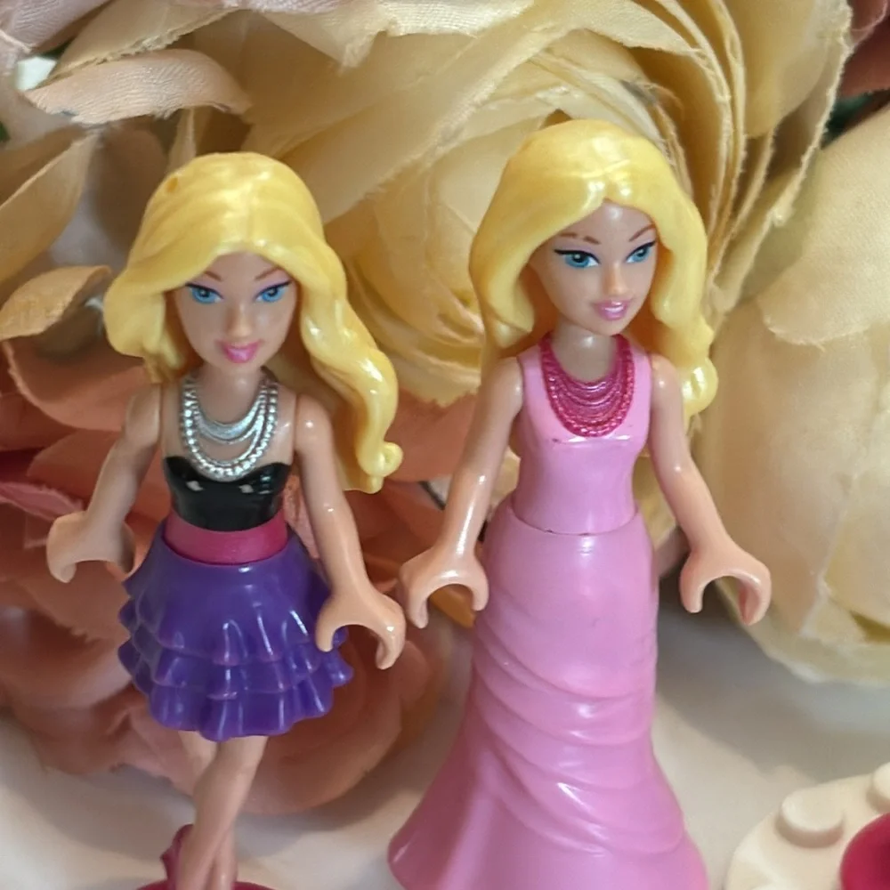 Barbie Legos Mega Bloks Barbies Set of two mega Bloks Barbie minifigs